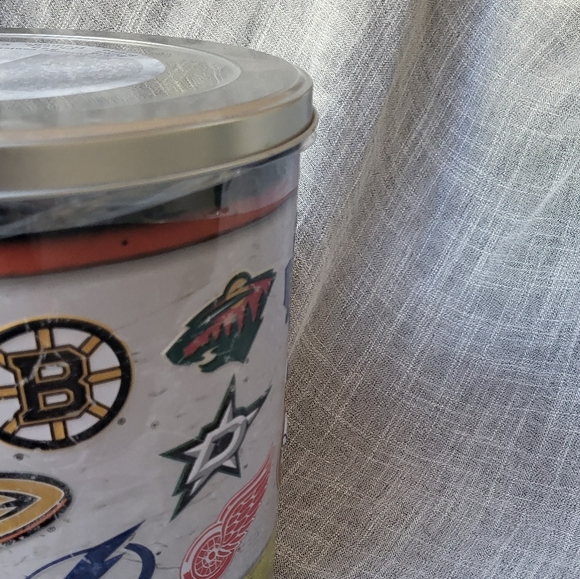 RETRO with package NHL Popcorn Can Tin with 30 Embossed Teams. 2014. Collectible - Picture 4 of 6